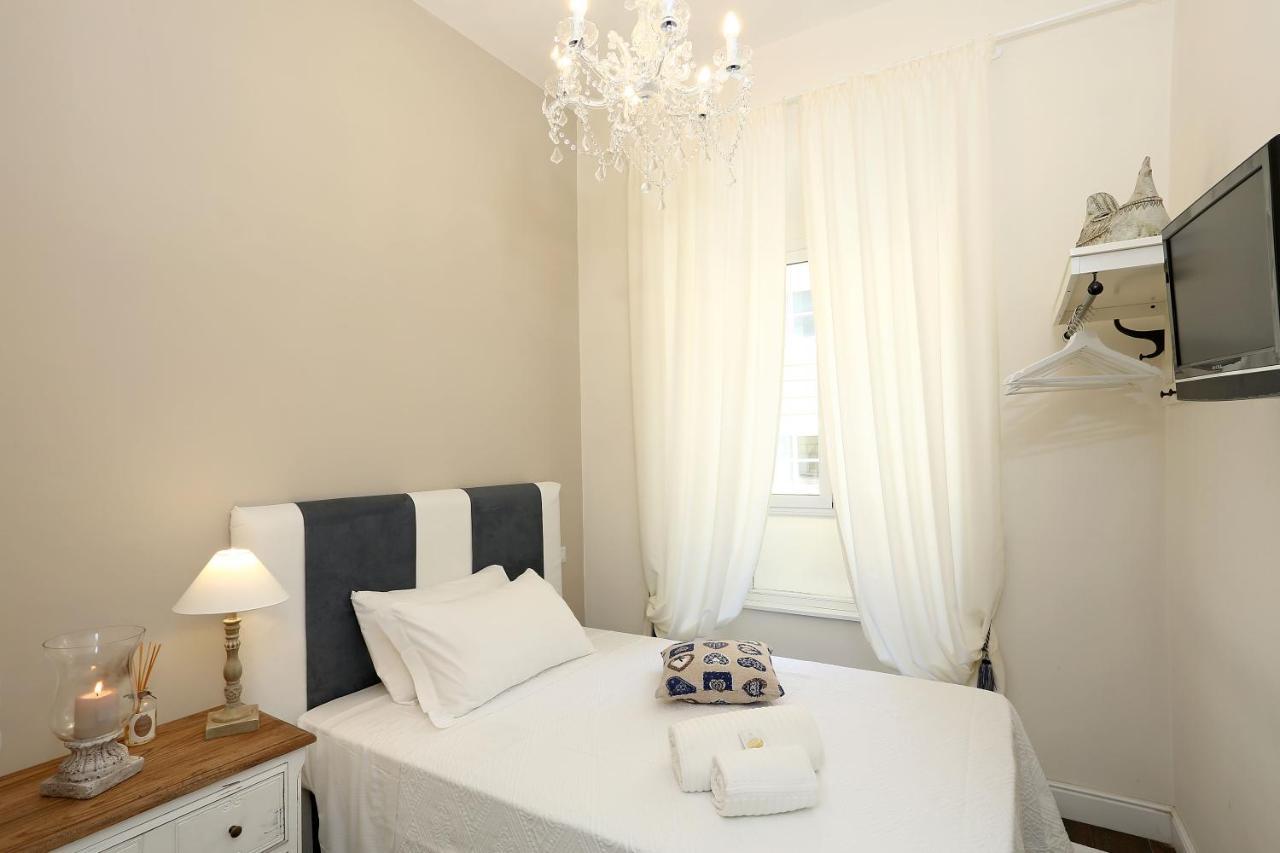 Daplace - Arena House Pensión Roma