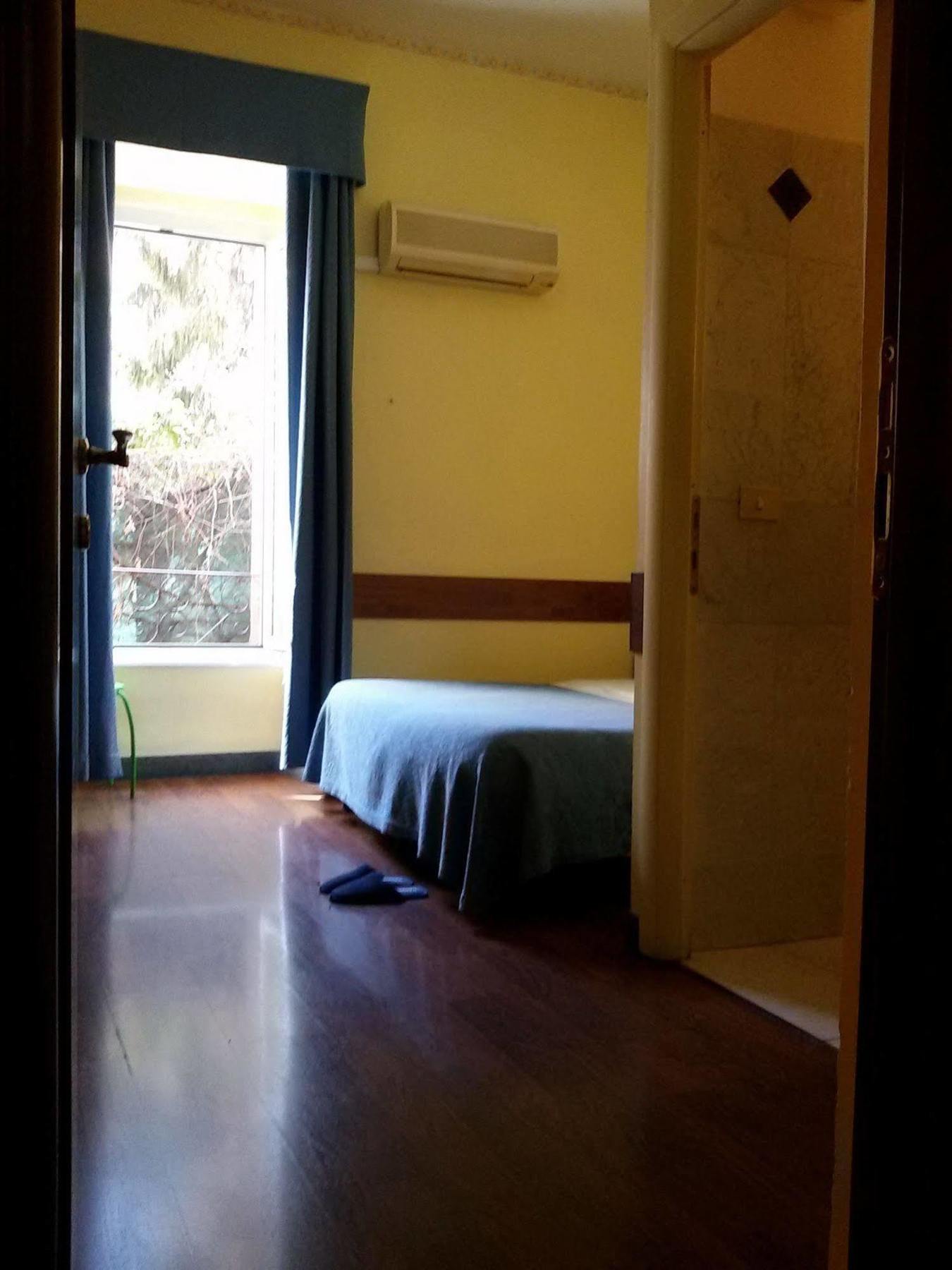 Pensión Daplace - Arena House 2*